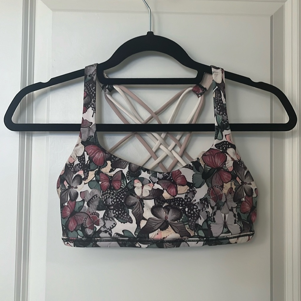 Lululemon free to be wild sports bra
